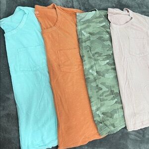 LARGE A.n.a Set of Four Casual Pocket T-Shirts Tees